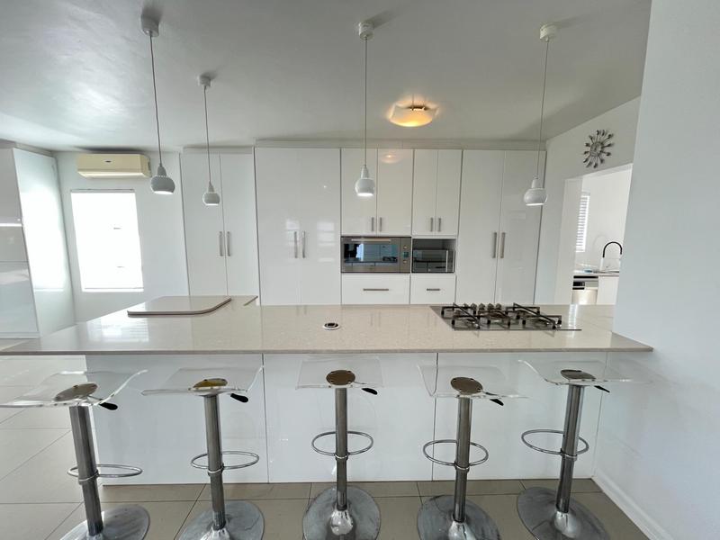 4 Bedroom Property for Sale in Dwarskersbos Western Cape